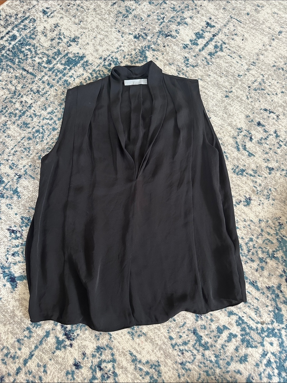 VINCE Silk Sleeveless Black top vintage